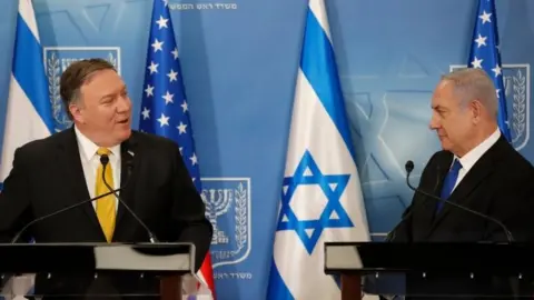 AFP US Secretary of State Mike Pompeo (L) and Israeli Prime Minister Benjamin Netanyahu attend a joint press conference at the Ministry of Defence in Tel Aviv on 29 April 2018