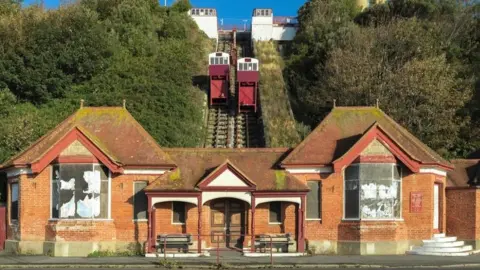 Historic England/Chris Redgrave Leas Lift