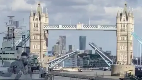 Reuters Tower Bridge stuck open