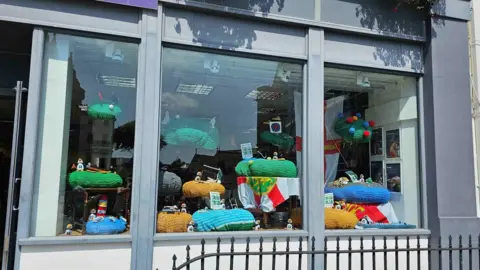 Tamara O'Brien Post box toppers on display