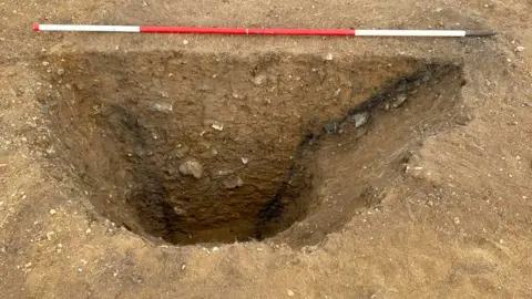 Andy Hutcheson Neolithic post hole during excavation