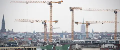 AFP Cranes in central Berlin, 21 Mar 19