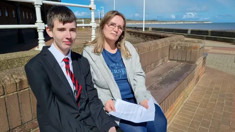 Anne-Marie Tasker / BBC Kaden and Kayleigh on Bridlington seafront