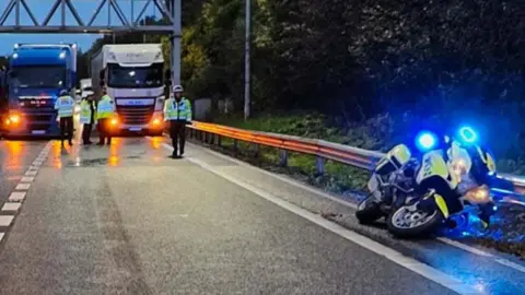 Lorry crash on M25