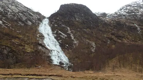 SAIS Lochaber Frozen Steall falls