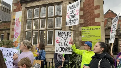 Save Nottingham Libraries Radford-Lenton protest