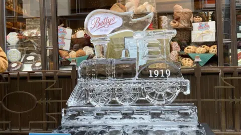 Visit York Ice sculpture