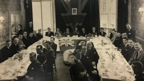 JASON PHILLIPS Second reunion dinner