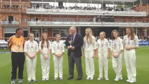 Newport Cricket Club Newport under-13 girls