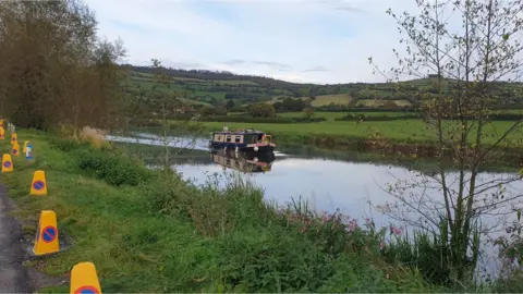  Stephen Sumner A boat at Mead Lane in Saltford