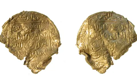 Suffolk County Council Archaeology ervice 12th Century Arabic gold dinar