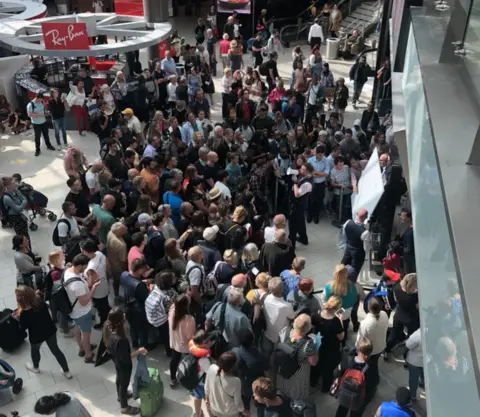 Twitter: Nigel Lane Gatwick whiteboard chaos