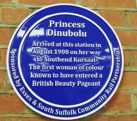 Anne Odeke Blue plaque for Princess Dinubolu