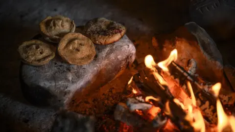 English Heritage Neolithic baking