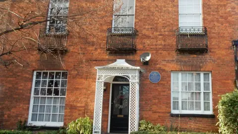 David Fowler Blue plaque for Amy Walmsley