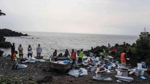 Vanuatu: Ambae Island Evacuated Again Over Volcano Eruption - BBC News