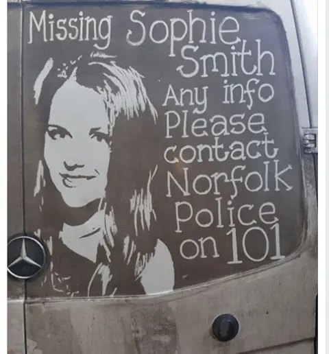 Ruddy Muddy Sophie Smith mud art