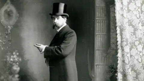 MNH Portrait of Archibald Knox