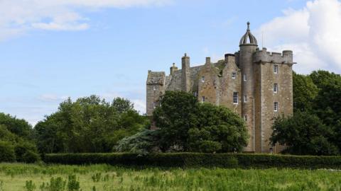 Castle Stuart Golf Links bought by Canadian developer - BBC News