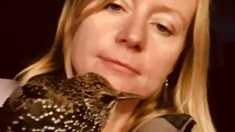 Jayne Farleigh Jayne Farleigh with the starling