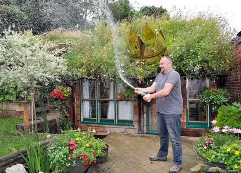 Reader's Sheds/Cuprinol Kevin Herbert's West Wing