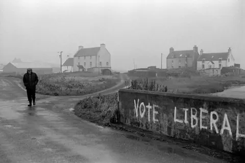 Tom Kidd Graffiti on bridge, Walls