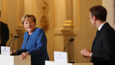 EPA Angela Merkel in Paris