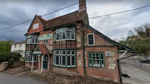 Plough Inn, Longparish