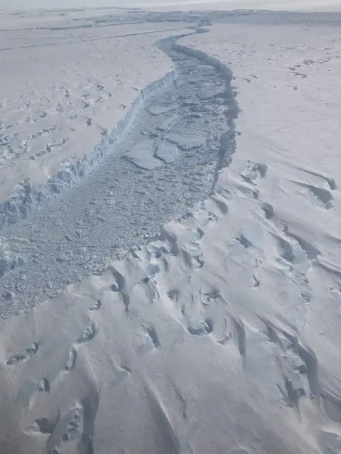 NASA ICEBRIDGE Rift