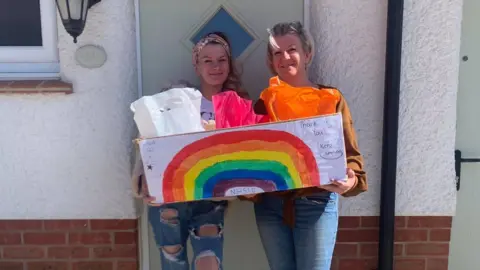 Lynsey Thompson Leeoni Batty with her mum Lynsey Thompson