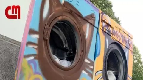 Correio da Manhã Washing machine cat shelters, Monchique, Portugal, 2018