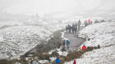 Robert Melen Photography People at Pen y Fan