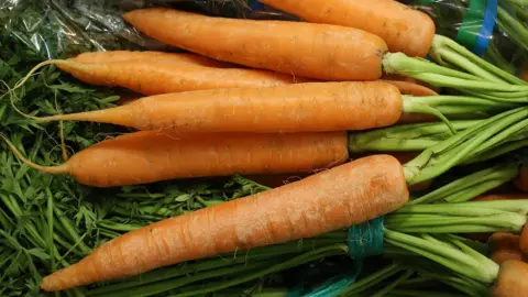 Әйел күйеуіне сыйлық беріп, транзит әкелді