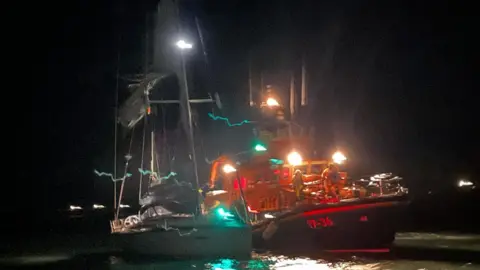 Yacht towed into Newlyn