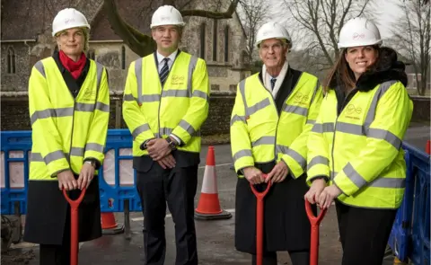 Virgin Media Cate Bell, Rob Evans, Cllr Mel Kendal, Caroline Nokes MP