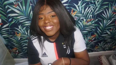 Dee Mundembe Dee Mundembe