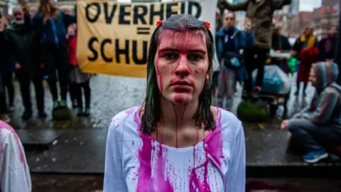 NurPhoto Dutch campaigner