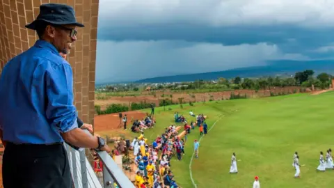 AFP President Paul Kagame visits the Gahanga Cricket Oval, during the official inauguration, on 28 October 2017