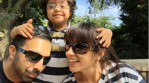 Family Handout Krishan Saujani with his parents