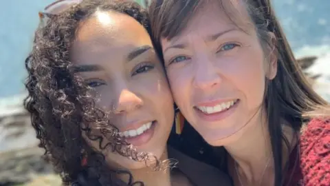 CHEVEAY OAKLEY Cheveay Oakley and mum, Ali