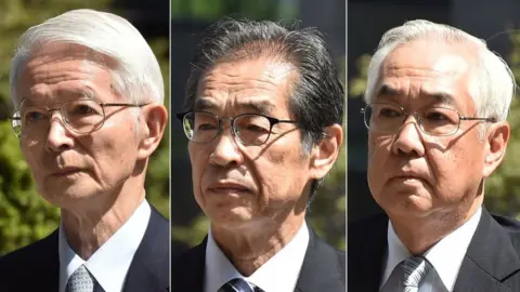 Getty Images/Composite Tsunehisa Katsumata (L), Ichiro Takekuro (C) and Sakae Muto (R) at the court on 19 September