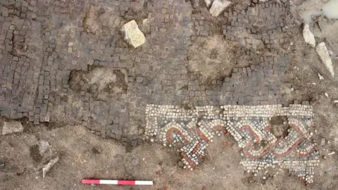 Cotswold Archaeology Roman artefacts