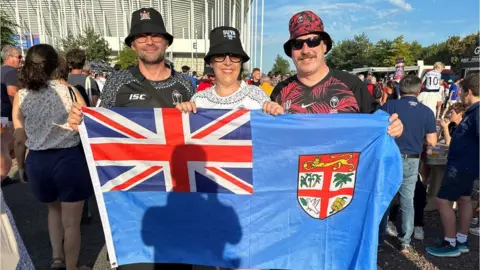 Fiji fans