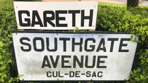 Gareth Southgate avenue sign