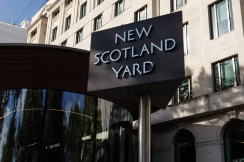 Getty Images Scotland Yard sign