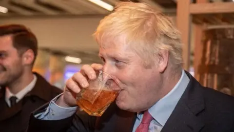 Ross Thomson / Twitter Boris Bru