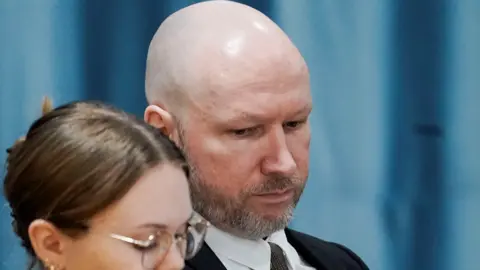 Reuters Anders Breivik i retten mandag