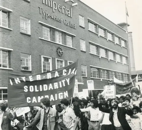 Leicester Mercury Archive, University of Leicester Strike protest