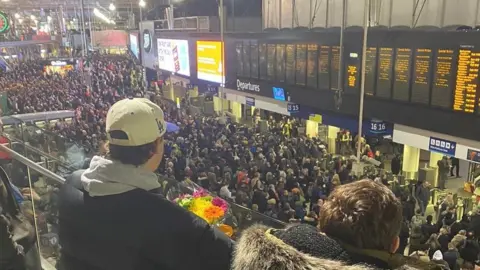 BBC Thousands of passengers at Waterloo station