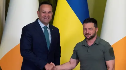 Getty Images Leo Varadkar meeting Ukrainian President Volodymyr Zelensky in 2023